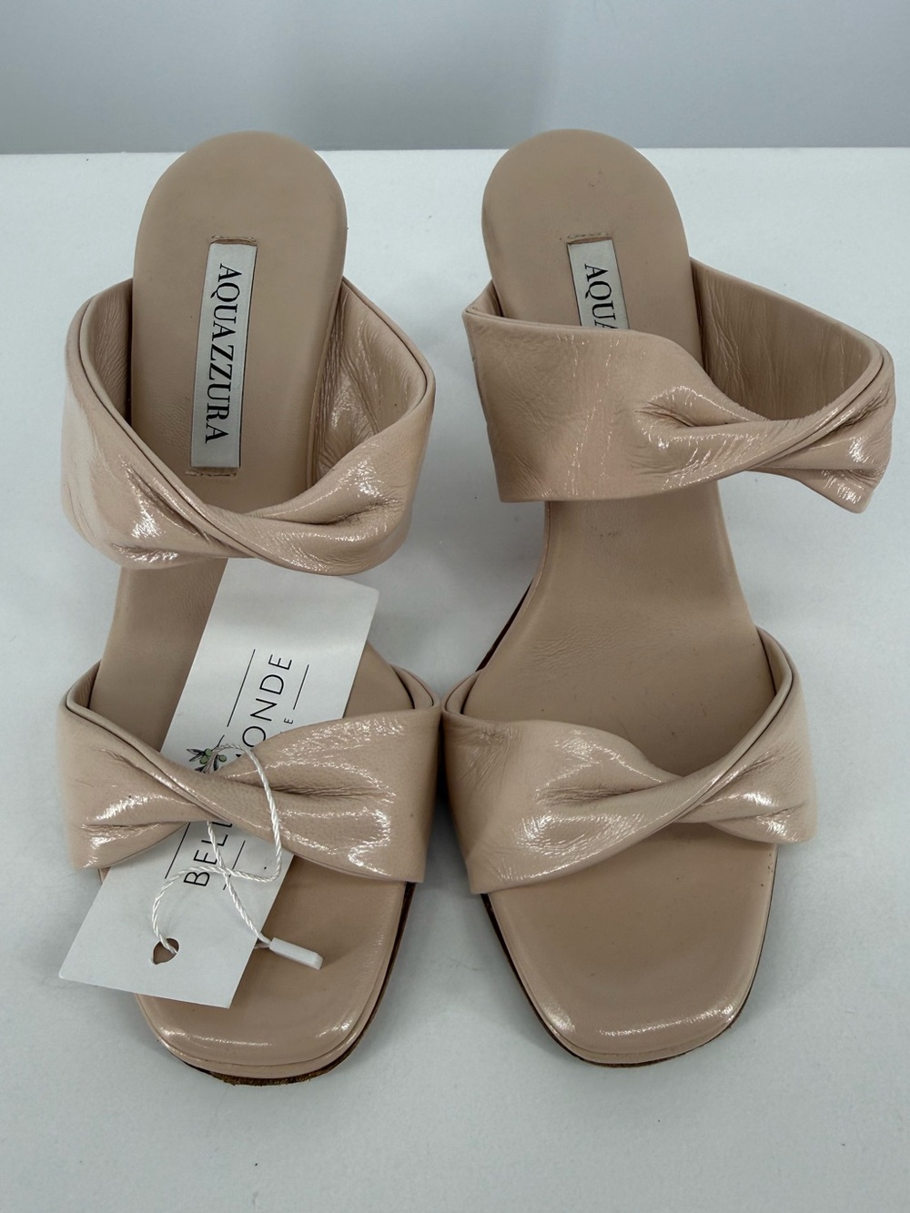 Aquazzura Patent Leather Twist-Strap Slide Sandals in Beige